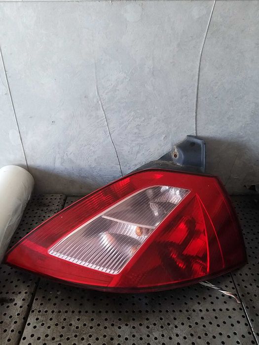 Stop tripla lampa dreapta renault megane 2 8200073237r 89398081