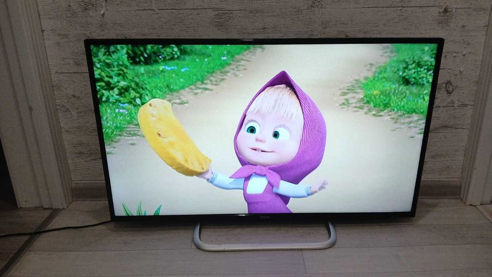 Два Смарт тв андроид. с Алисой и голосовым управлением.