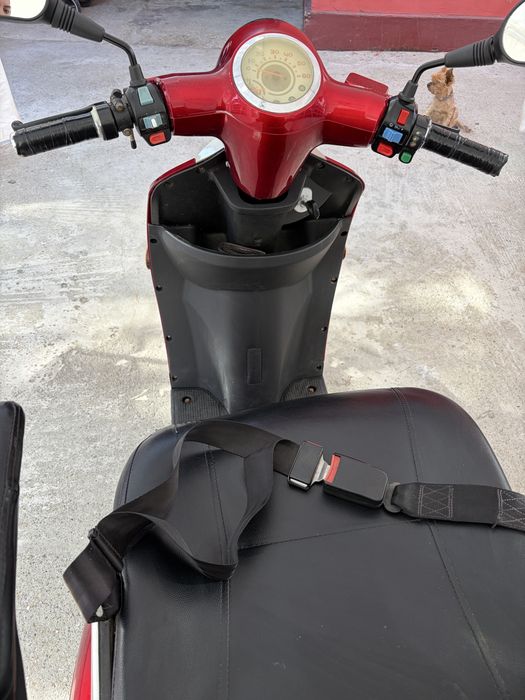 Scuter electric cu 3 roți ZTECH – roșu, stare foarte bună