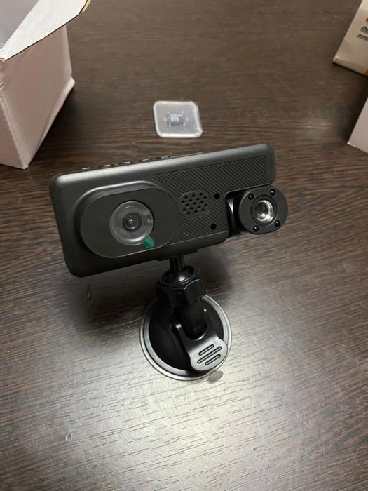 Видеорегистратор с 2 камерами +Wifi