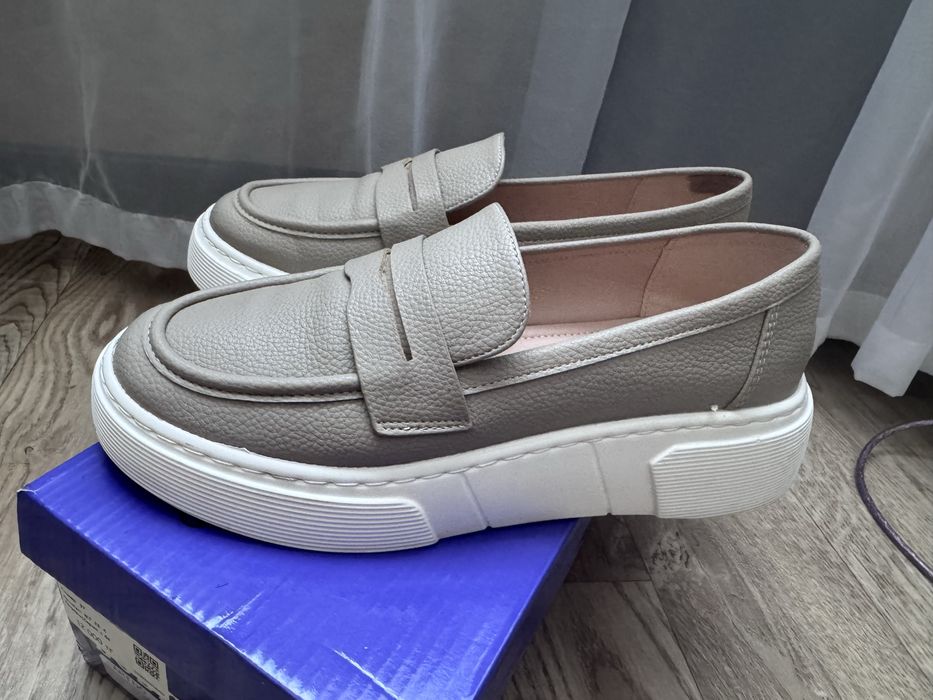 Продам женские лоферы