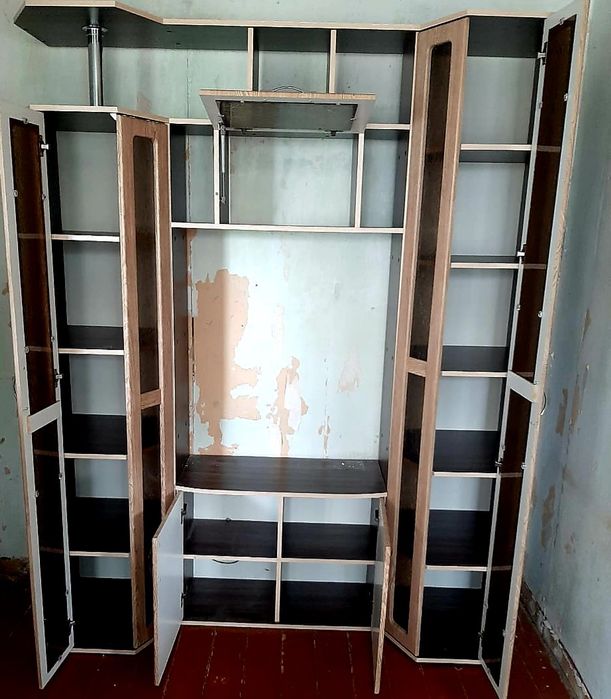 Стенка в гостиную