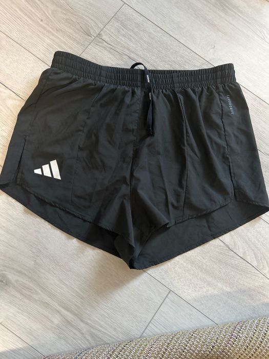 Дамски къси шорти adidas