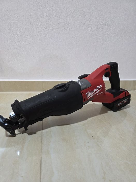 Fierastrau Sabie Milwaukee M18 FSX