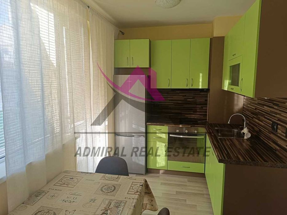 Атрактивен двустаен -Лятно кино