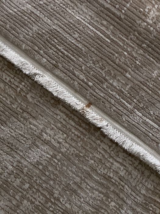 два одинаковых турецких ковра