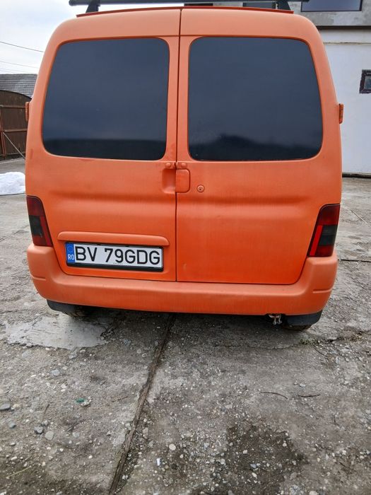 Inchiriez auto Peugeot Partner