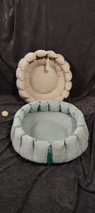 Catbeds and dogbeds
