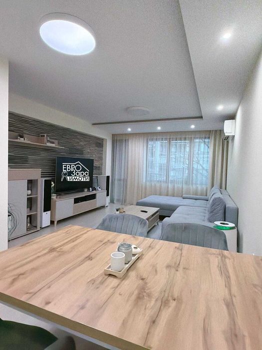 Просторен, обзаведен апартамент за продажба на метри от Жабките