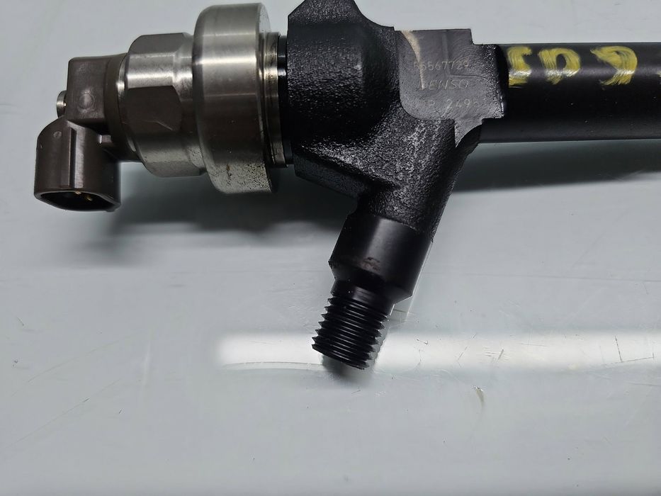 Injector Opel Astra J [Fabr 2009-2015] 55567729 1.7 CDTI A17DTS 96KW /