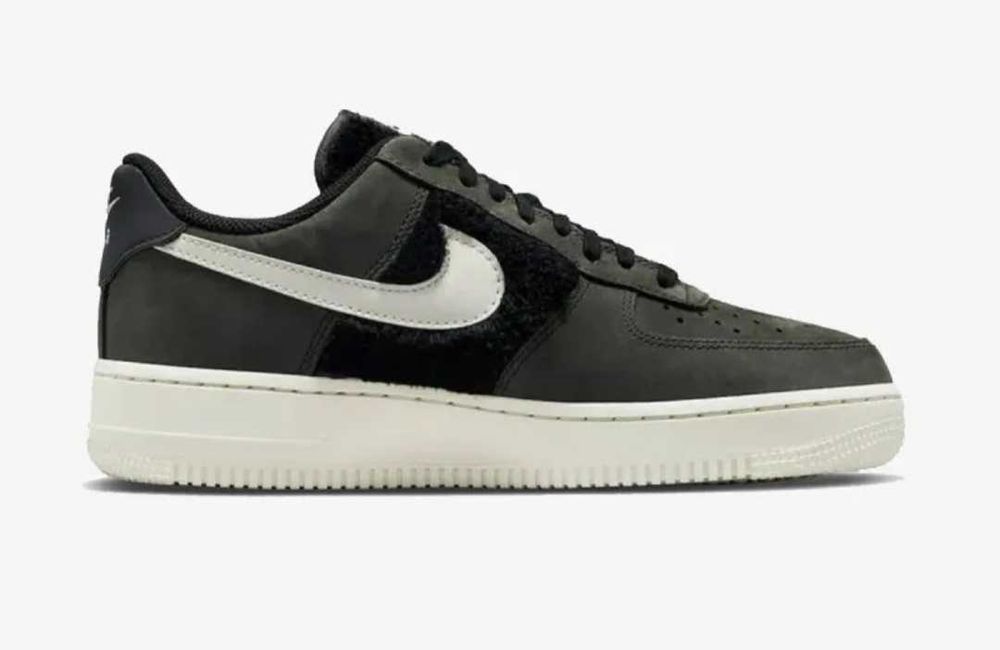 NIKE Pantofi Sport WMNS AIR FORCE 1 MEM 4 .