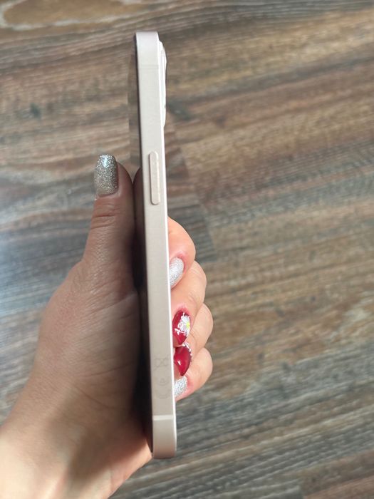 iPhone 13 Pink 256 GB + accesorii, stare impecabilă