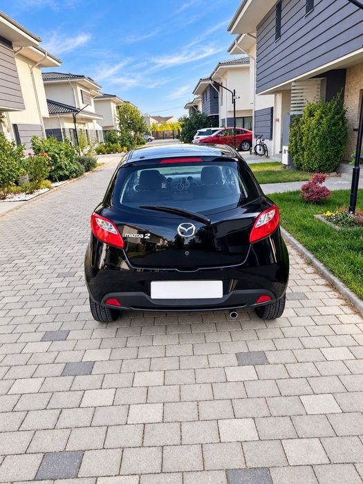 MAZDA 2 2010 — imagine 4