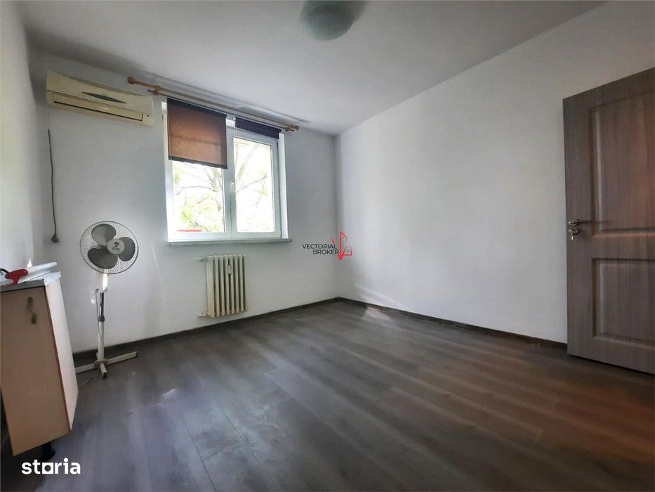 2 camere semidecomandat, etaj intermediar Parcul National
