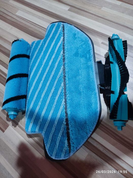 Робот за сухо и мокро почистване с чисто нови аксесоари