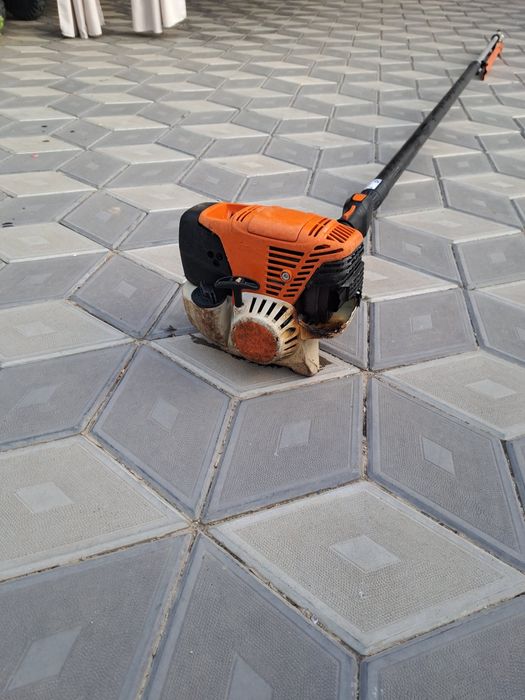 Foarfeca Gard Viu Stihl  KM 131 R 2022