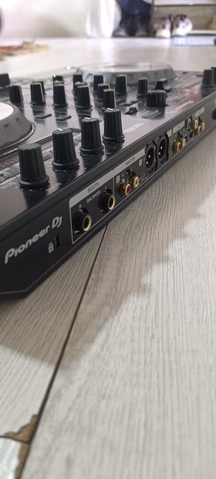 Pioneer dj DDJ-SR2