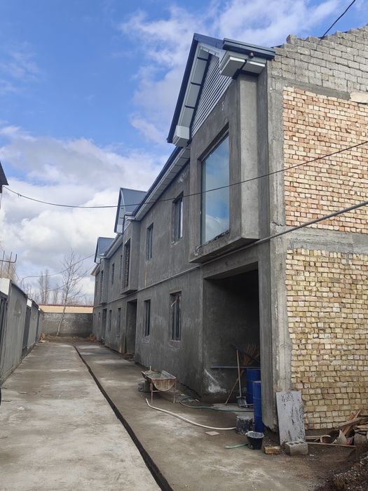 Продаётся участок 1.9 соток новостройка 135 квадратов готовые и коробк