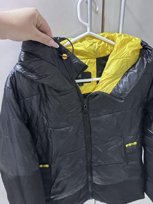 Срочно продам демисезон куртку