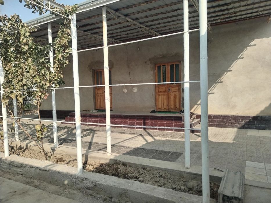 Oрта чирчикда 10- сотик 8-xona