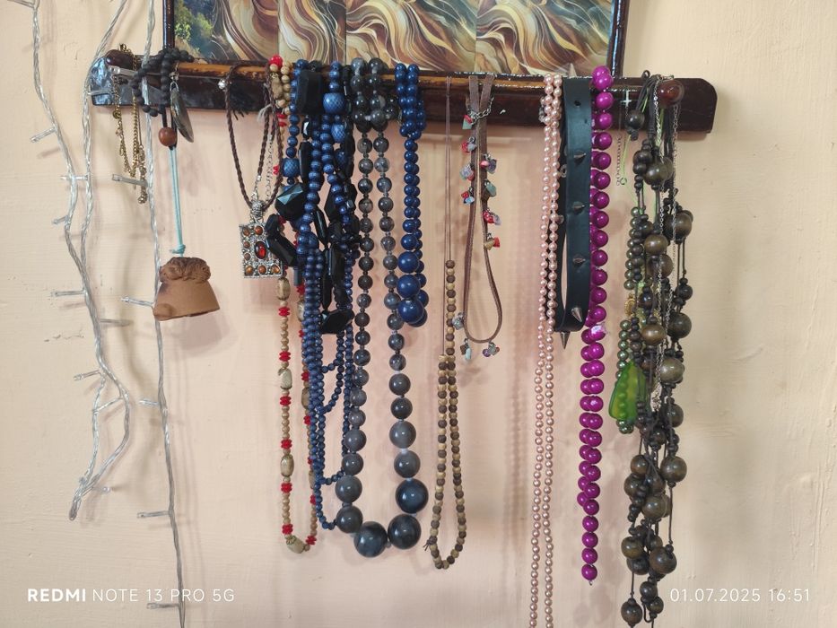 Колие от слонова кост и други