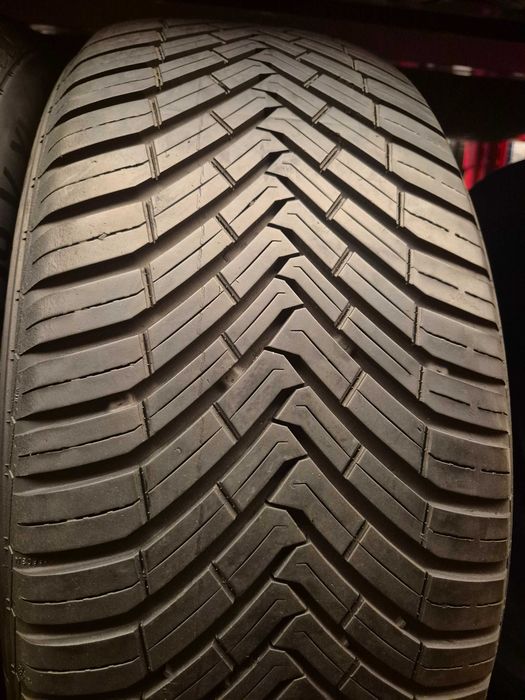 2 Anvelope VARA IARNA M+S 4 Sezoane - 235/50/19 103V - Continental AllSeasons Contact - CA NOI - DOT 2020 !