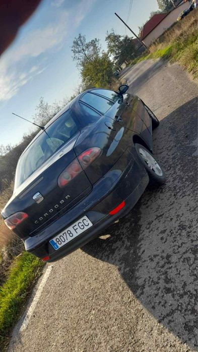 Vand sau dezmembrez seat cordoba