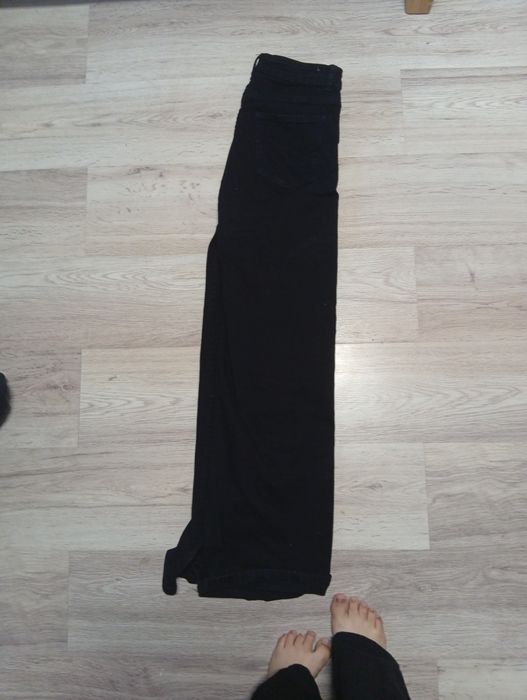 Pantaloni negri cu