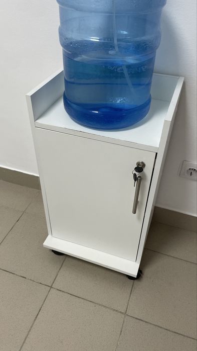 Продам комод белый и помощник