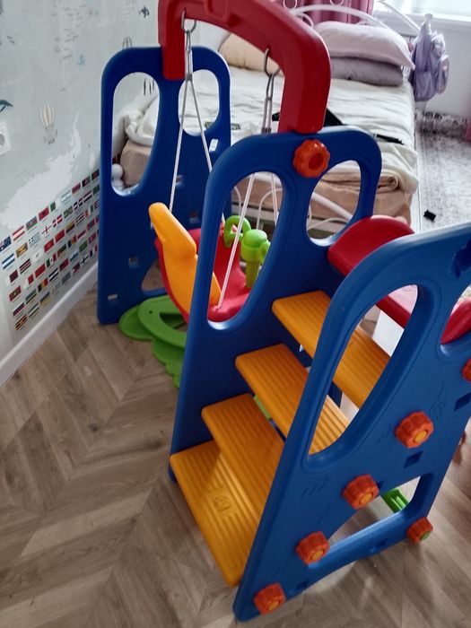 Детская горка с качелей и манеж продается