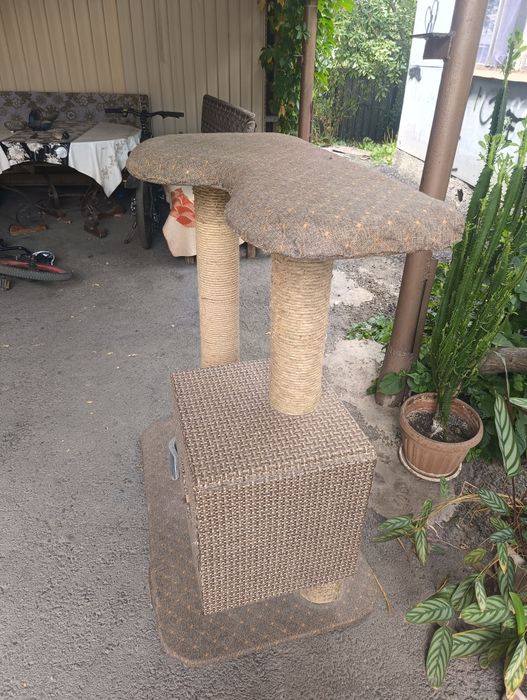 Продам кошкин дом. Когтеточке
