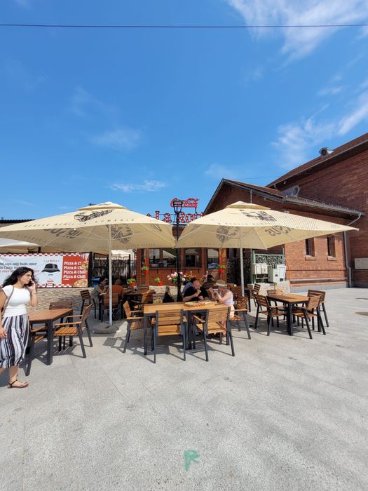 Chirie spatiu comercial langa castel Hunedoara