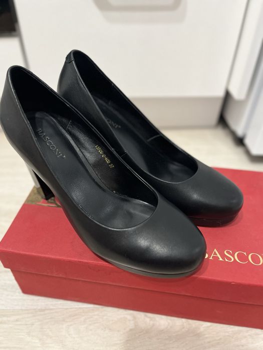 Женские черные туфли Basconi