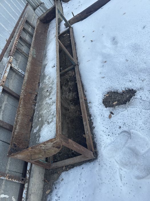 Науа , кормушка