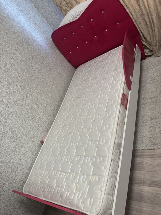 Продам детский комплект( кровать)