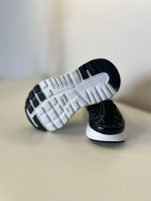 Маратонки River Island