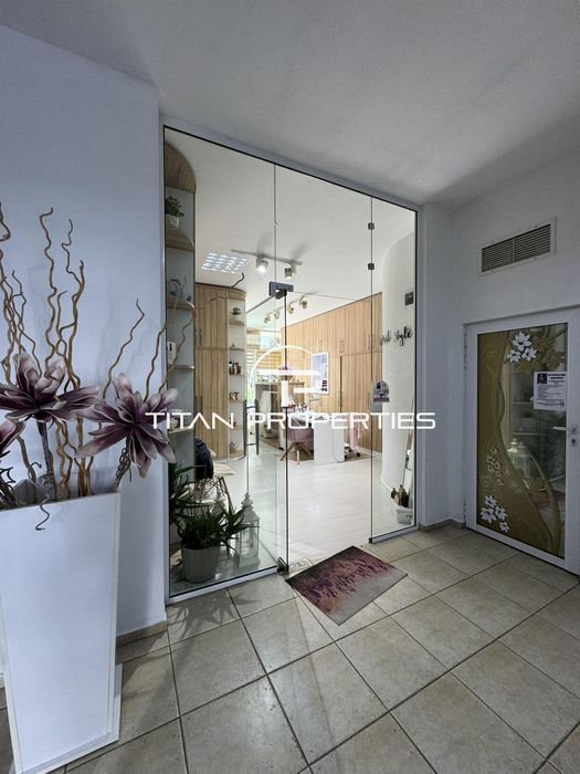 Търговско помещение за продажба в ж.к Зорница