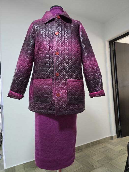 Geaca de toamna burgundy cu buzunare, inchidre cu nasturi