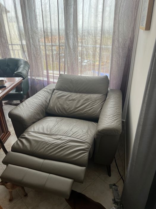 Продавам кожен стол