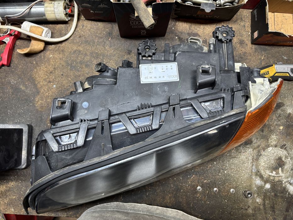 Передняя фара BMW e46