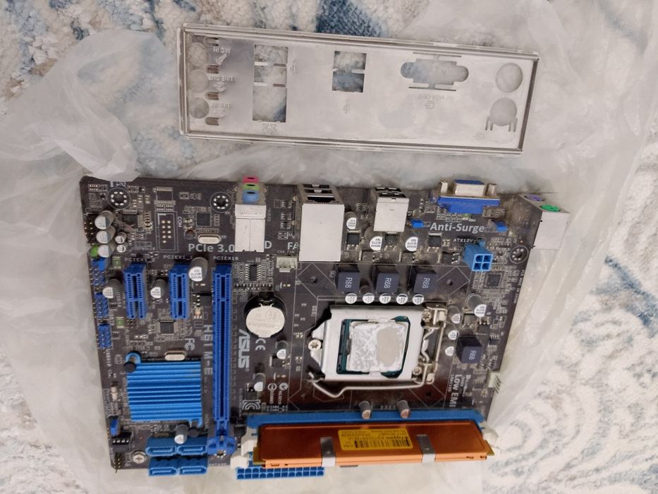 Материнская плата  LGA1155