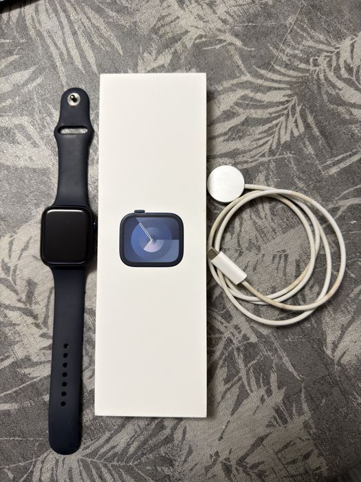 Apple Watch 9 45mm M/L GPS