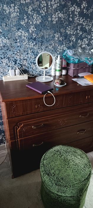 Продается спальный гарнитур