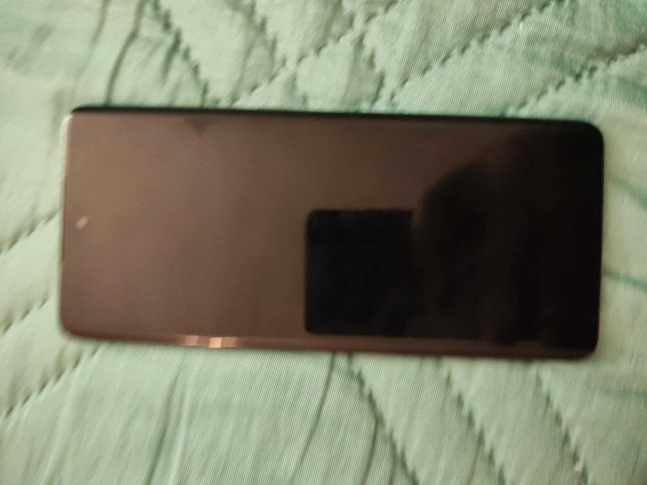 Продавам Моторола Edge 40 Neo