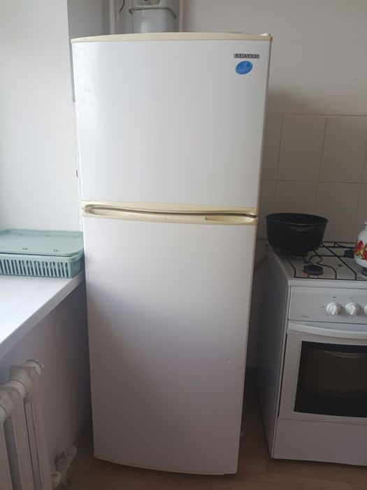 Холодильник продается