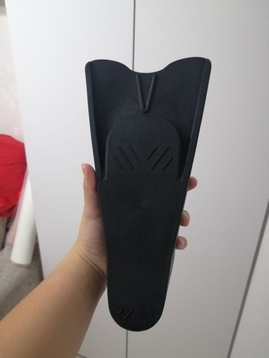 Продам ласты двух цветов