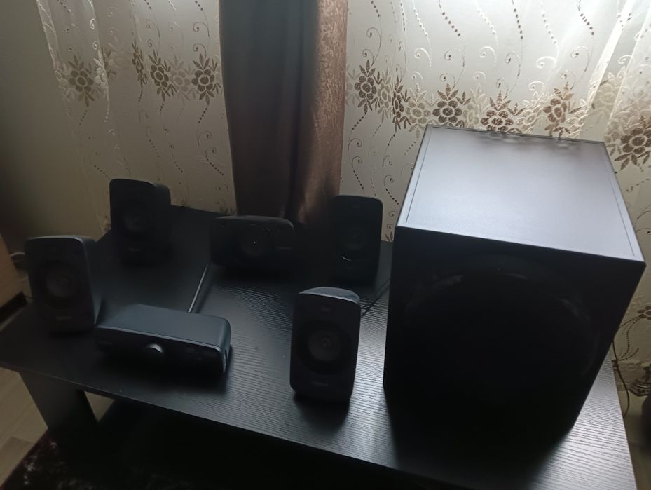 Logitech 5.1  ca nou, foarte puțin folosit