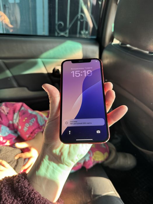 Продам iphone 12 на 64 гб