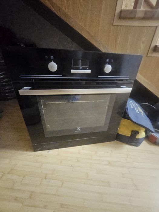 Встраиваемая духовка Electrolux EOB 93401 BX