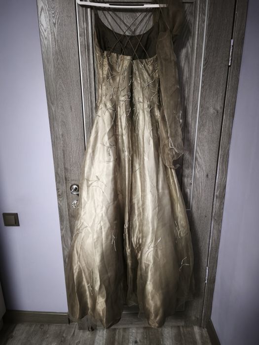 Продам выпускное платье